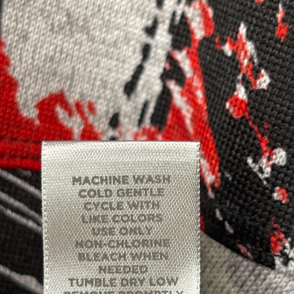 Avenue Womens Black Red White 3/4 Sleeves Asymmetrical Hem Top Blouse Plus 26 28 - Picture 10 of 16